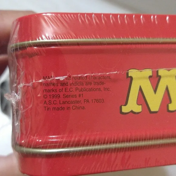 Vintage 1999 Mad Magazine Mini Metal Lunch Box Alfred E. Neuman New/Sealed - Picture 3 of 4